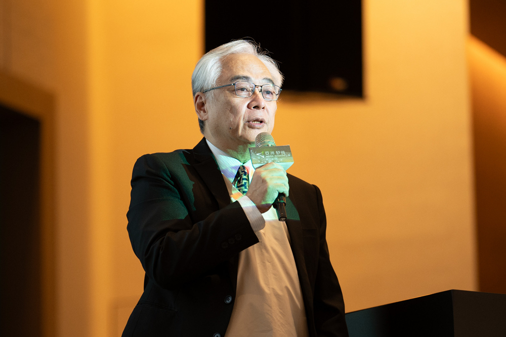 圖說：大眾電腦前瞻事業部狄建暉總經理分享大眾建置案場經驗，並且建議廠商把數位化與資安兩件事先解決，再來談物聯網市場應用。