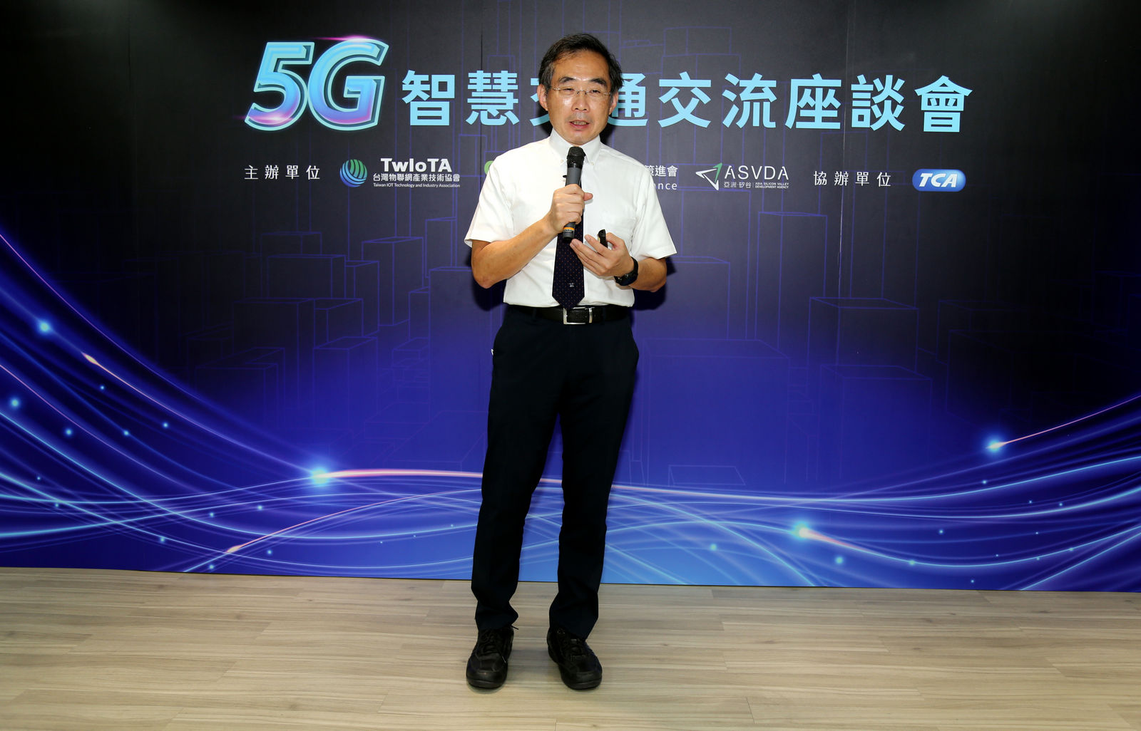 富鴻網邱登崧總經理