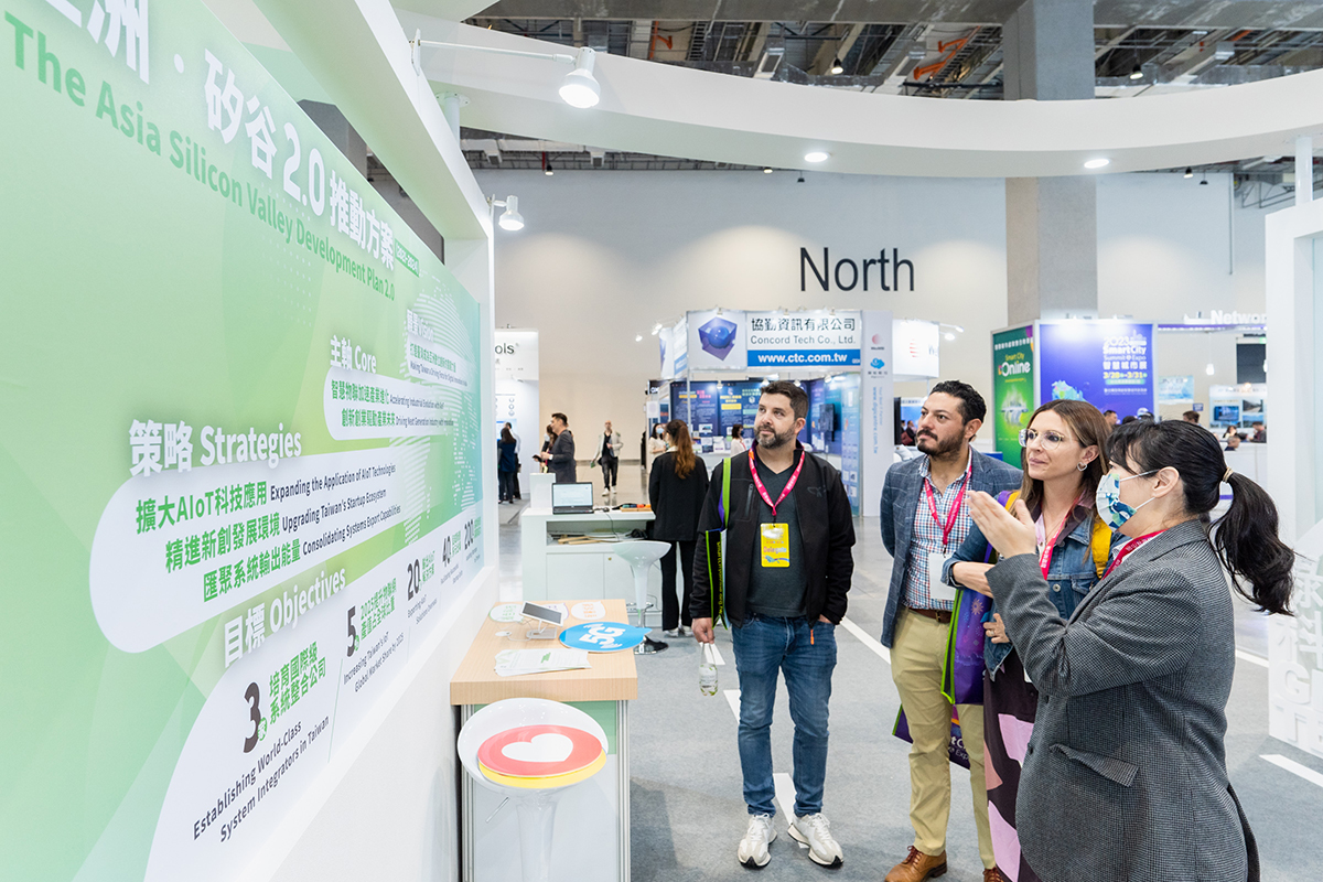 圖說/透過智慧城市展國際平台，向海外買主及貴賓展示亞洲‧矽谷2.0政策推動方案與成果